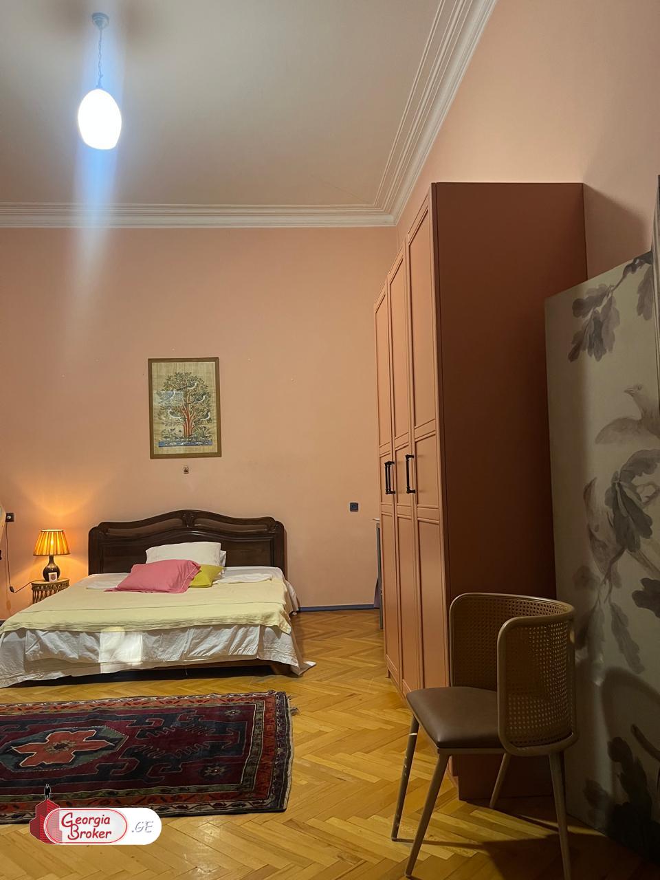 nearly repaired 4-room apartment for rent